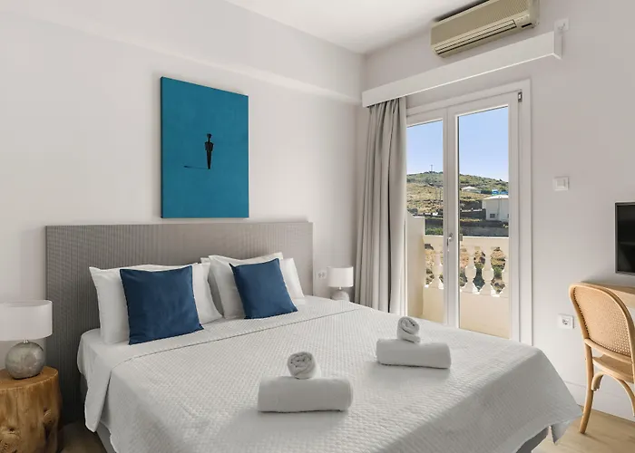 Paradise Art Hotel By Mr And Mrs White