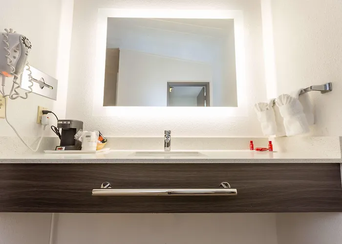 Surestay Hotel By Best Western Seaside Monterey
