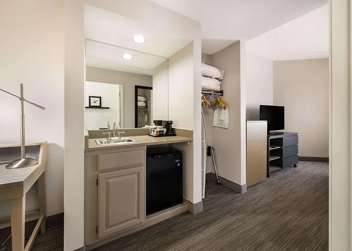 Country Inn & Suites By Radisson, Freeport, Il