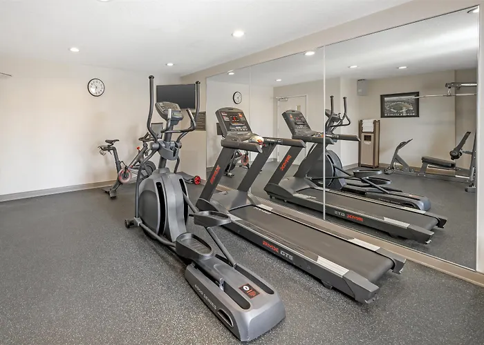 Best Western Plus Twin View Inn & Suites