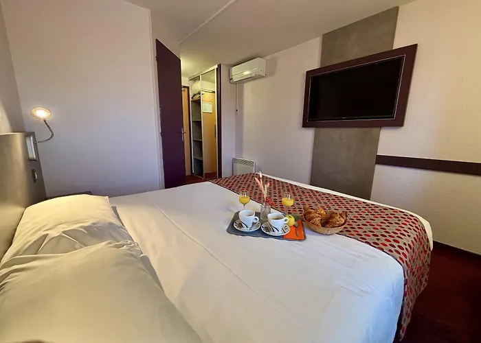 Brit Hotel Les Evens
