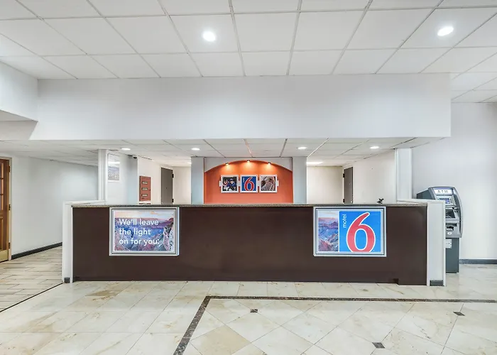 Motel 6-Henderson, Tx