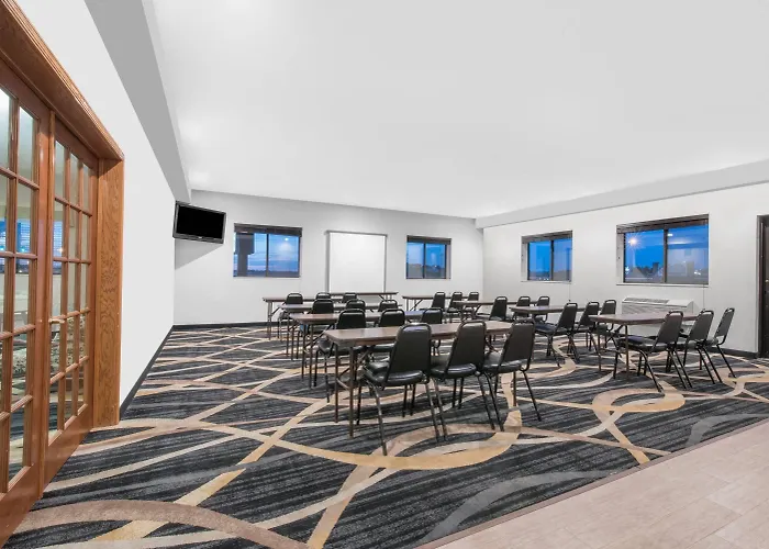 Days Inn By Wyndham Watertown