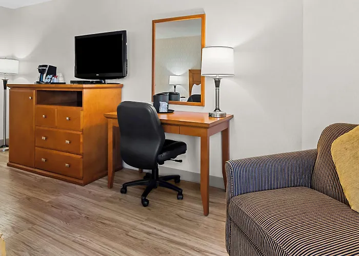 Best Western Plus Langley Inn