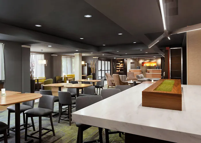 Courtyard By Marriott Tulsa Central