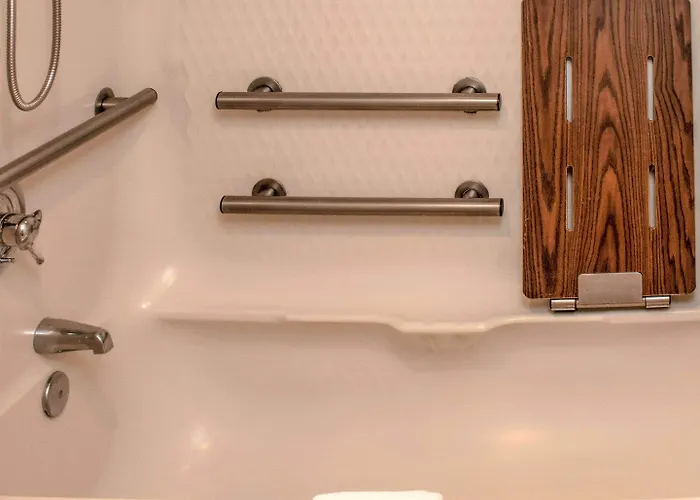 Quality Suites Lake Wright - Norfolk Airport