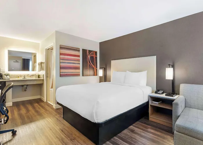 Best Western Plus Rancho Cordova Inn
