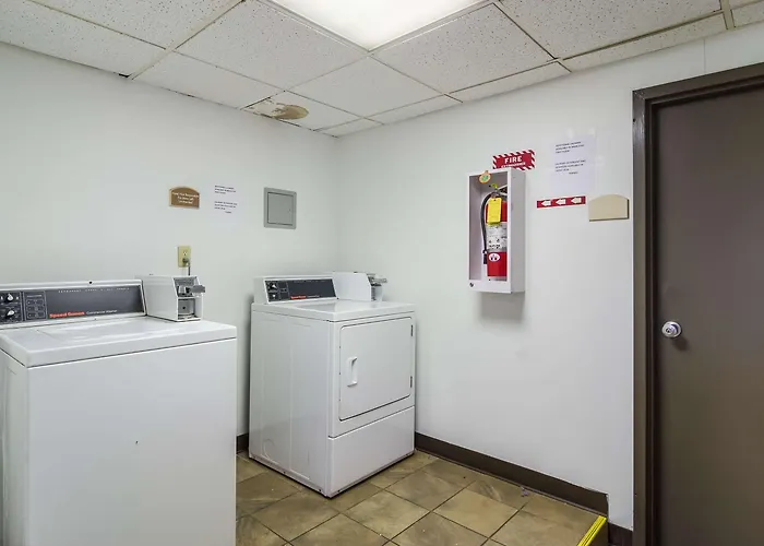 Comfort Inn & Suites Pittsburgh Fox Chapel