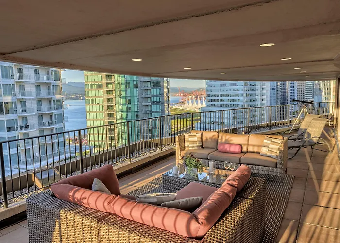Pinnacle Hotel Harbourfront