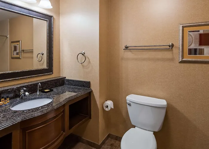 Best Western Plus North Canton Inn & Suites