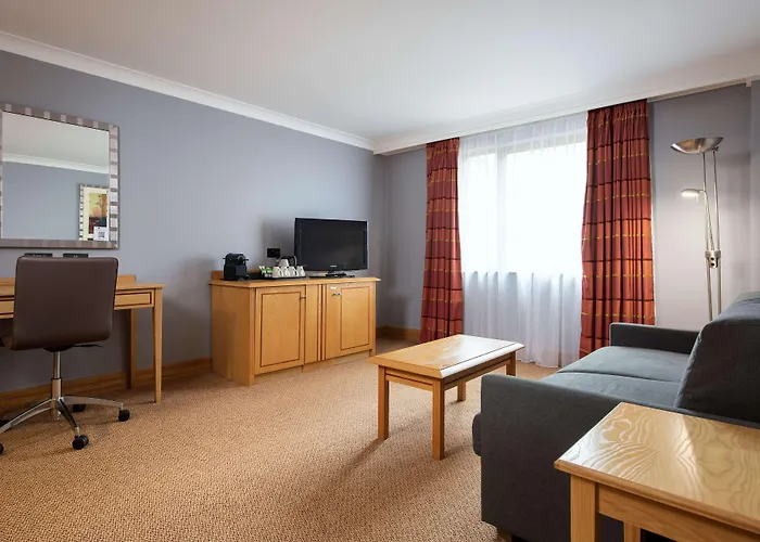 Doubletree By Hilton Swindon Hotel