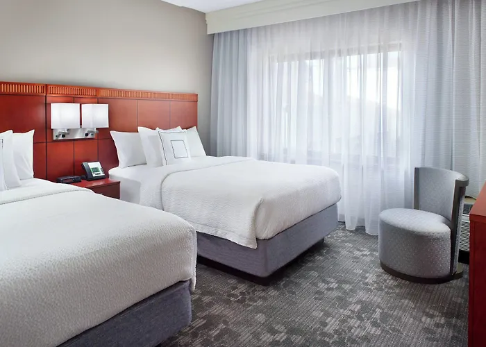 Courtyard By Marriott Greensboro