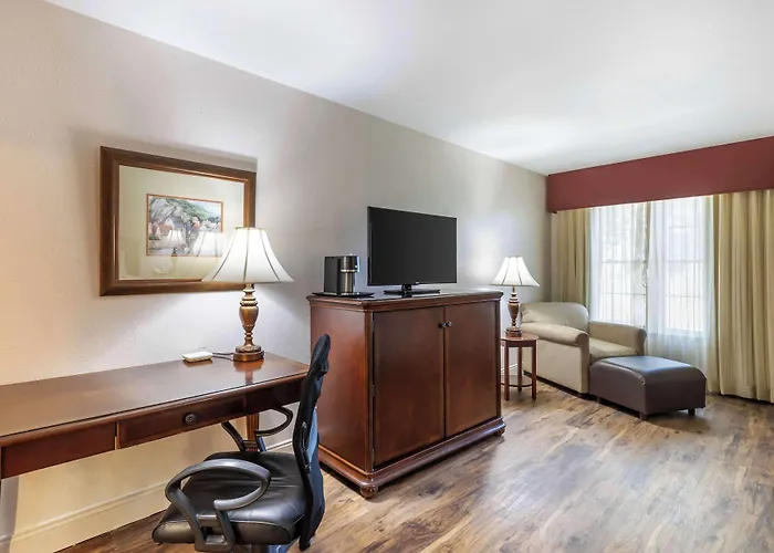 Best Western Plus Steeplegate Inn