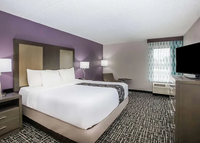 La Quinta Inn By Wyndham Davenport & Conference Center
