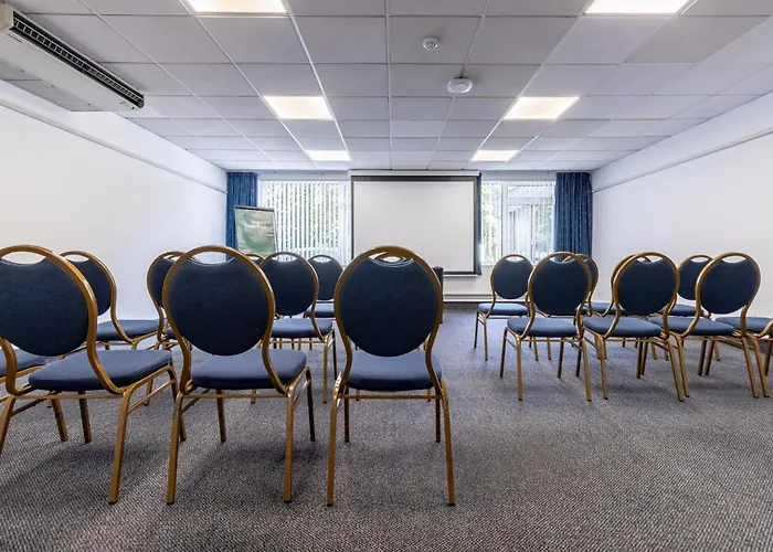 Holiday Inn Newport By Ihg