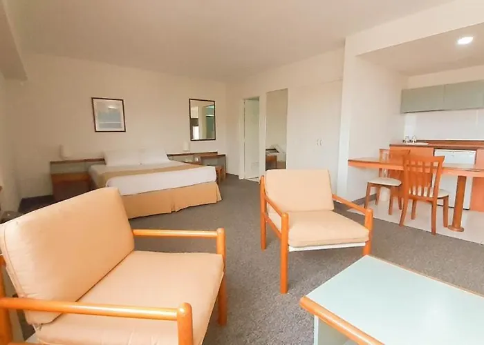 Hotel Cristina Suites