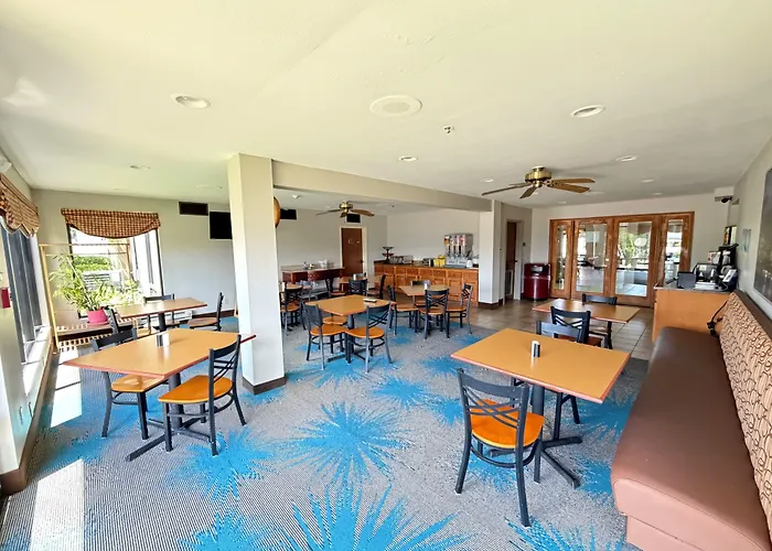 Days Inn & Suites By Wyndham Cuba