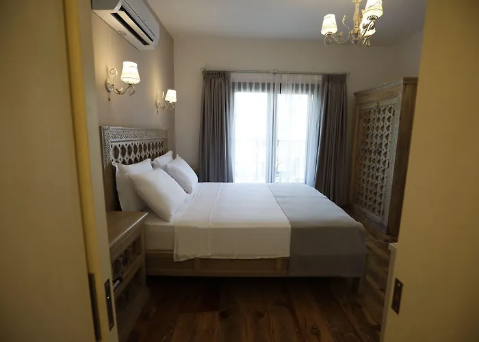 No 10 Hotel