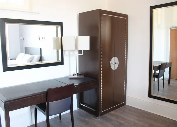 Park Hotel & Apartments