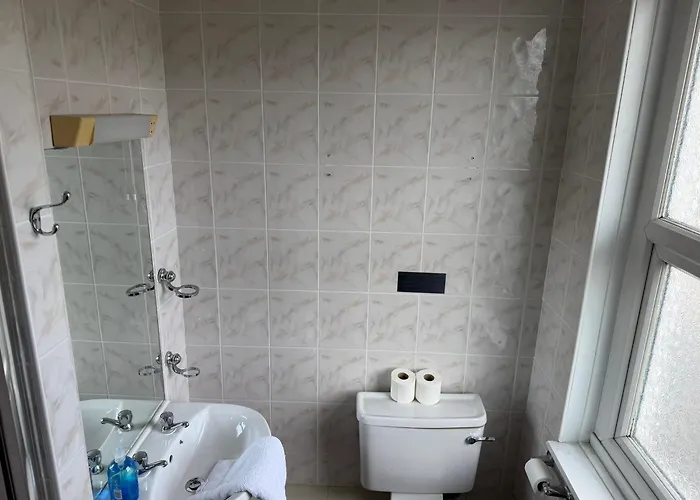 Acorn Lodge Hotel Gatwick & Parking