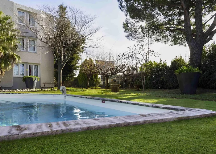 Ibis Arles