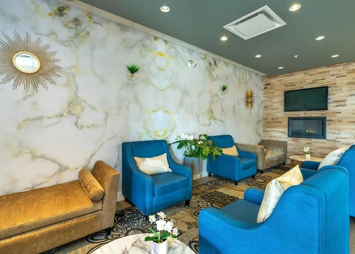Comfort Inn & Suites Surrey