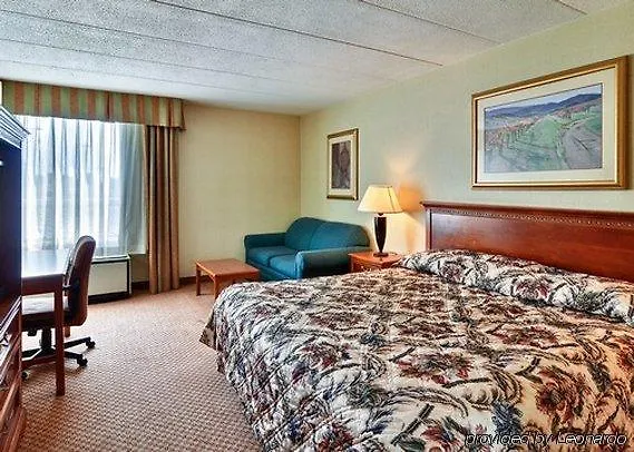 Holiday Inn Youngstown-North Metroplex Ctr
