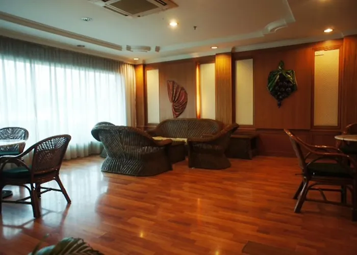 Tyng Garden Hotel