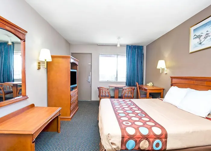Super 8 By Wyndham Upland Ontario Ca