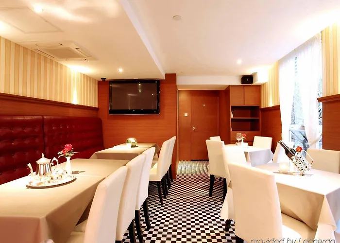 Bridal Tea House Hotel- Hung H