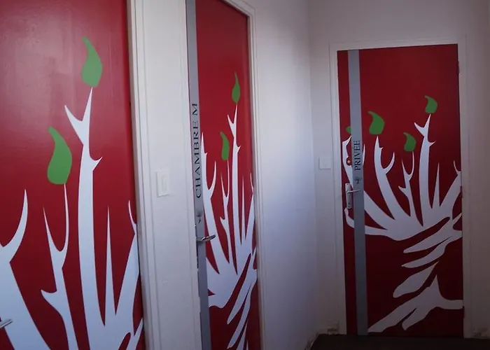 A L'Oree De La Foret