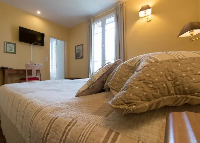 Logis Hotel & Restaurant - Au Bord Du Lac
