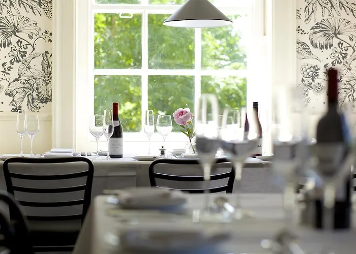 The Manor At Sway - Hotel, Restaurant And Gardens