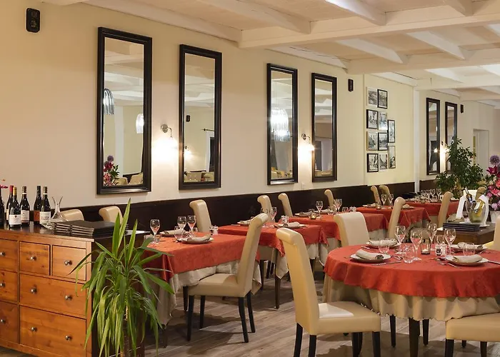 Logis Hotel Les Cedres