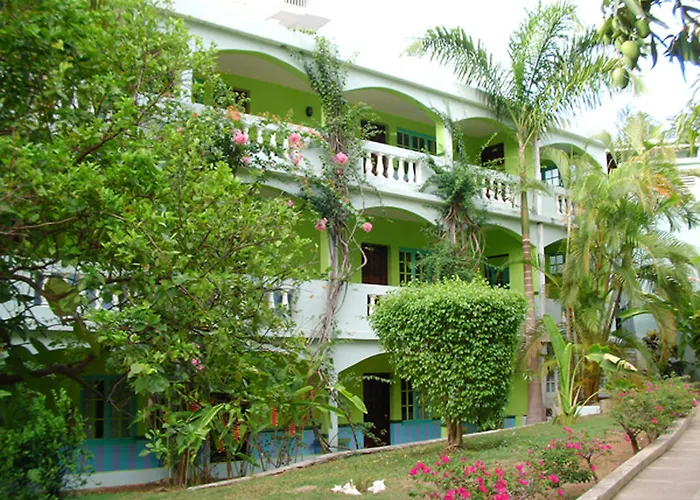 Doctors Cave Beach Hotel