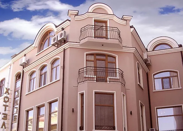 Central Family Hotel