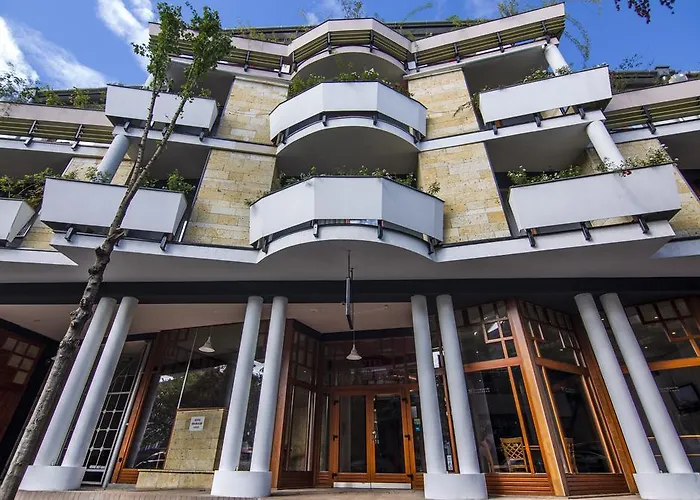 Semiramis Business Hotel