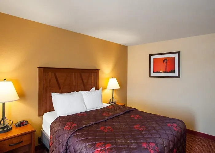 Rodeway Inn & Suites Phillipsburg