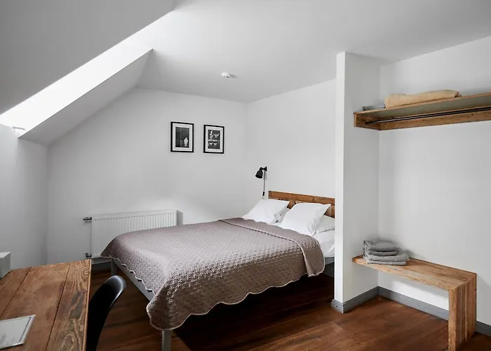 2 Balozi