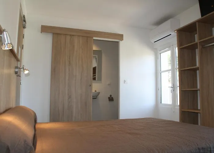 Hotel Arago