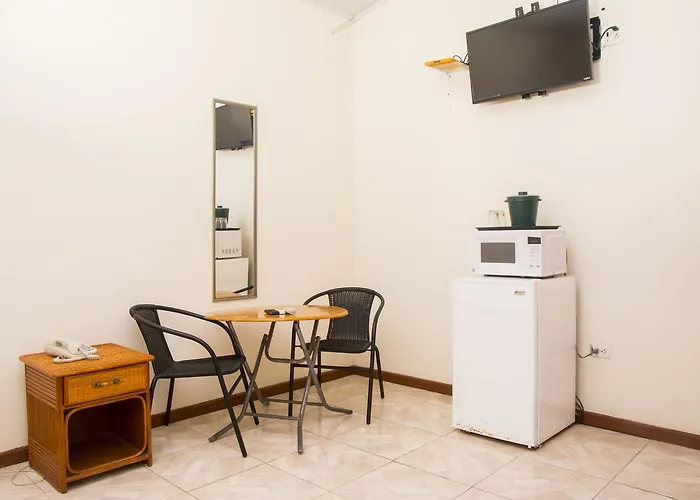 Windjammer International Cuisine & Comfort Inn