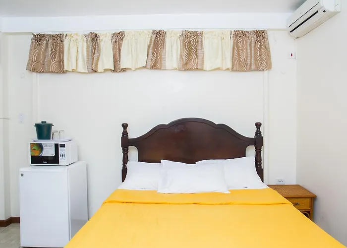 Windjammer International Cuisine & Comfort Inn