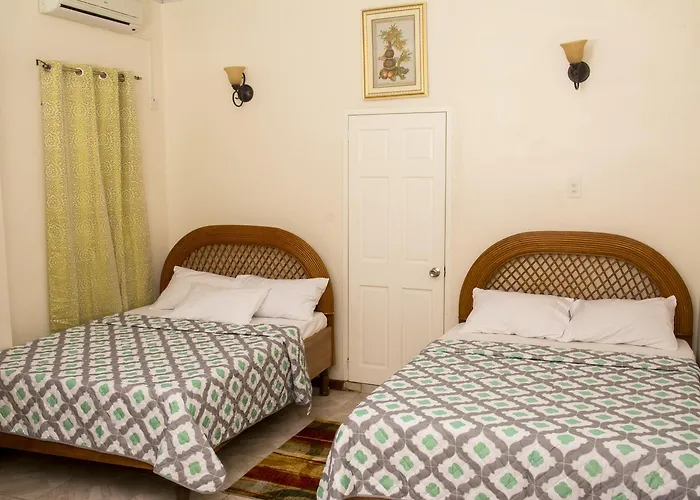 Windjammer International Cuisine & Comfort Inn