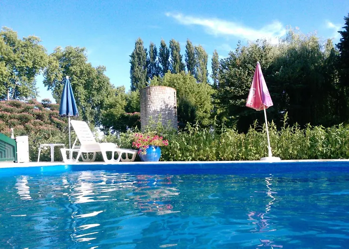 Logis Hotel & Restaurant Le Fleurance