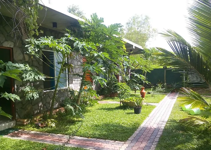 Airport Green Hotel