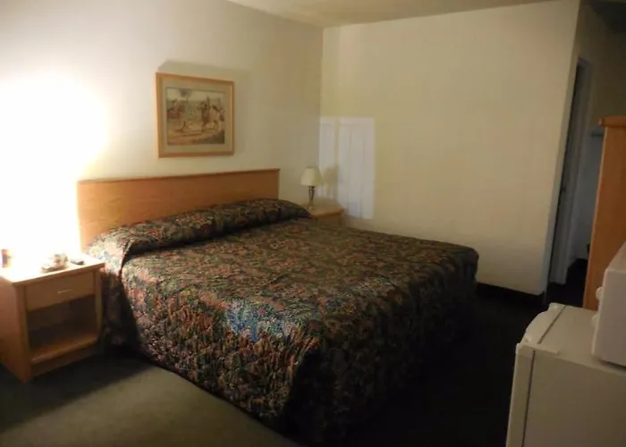 Rodeway Inn & Suites