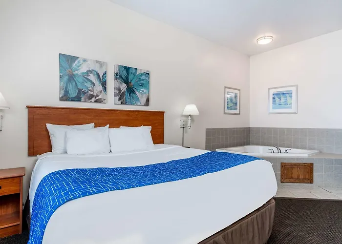 Travelodge & Suites By Wyndham Fargo/Moorhead