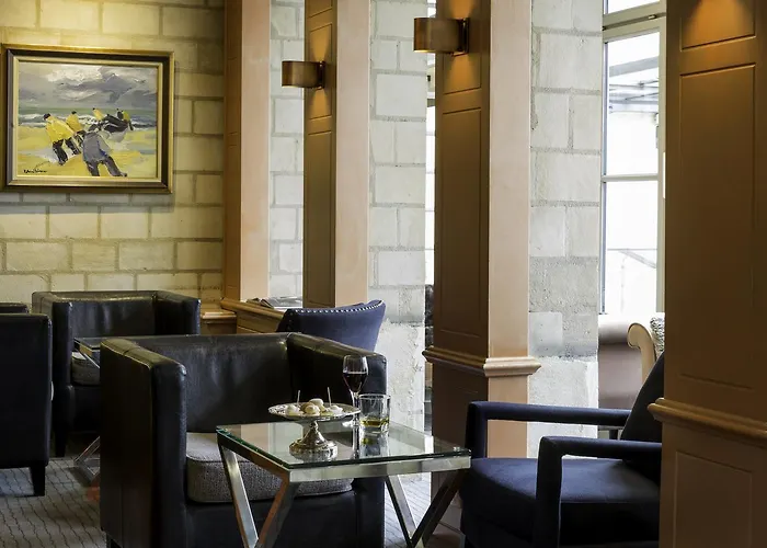 Hotel Restaurant Le Dauphin et Le Spa du Prieuré