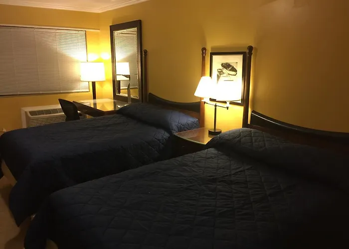 Dragon Inn & Suites