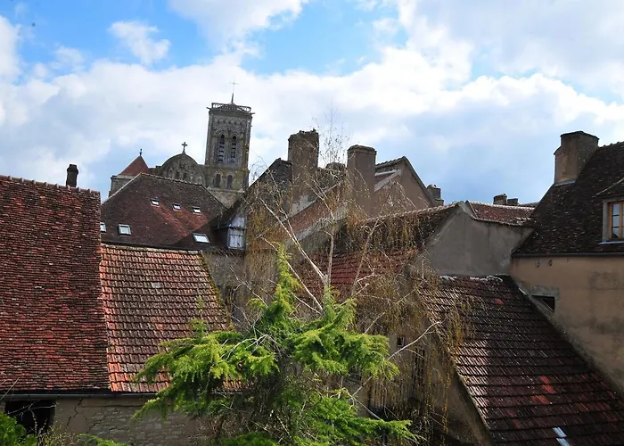 Les Glycines Vézelay
